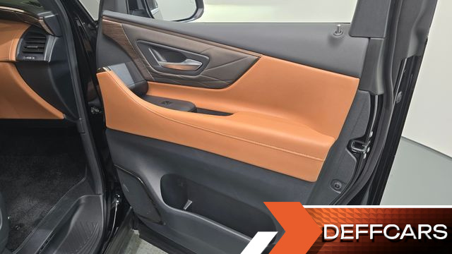 Toyota ALPHARD 2.5 HEV Executive AWD купить на сайте DeffCars