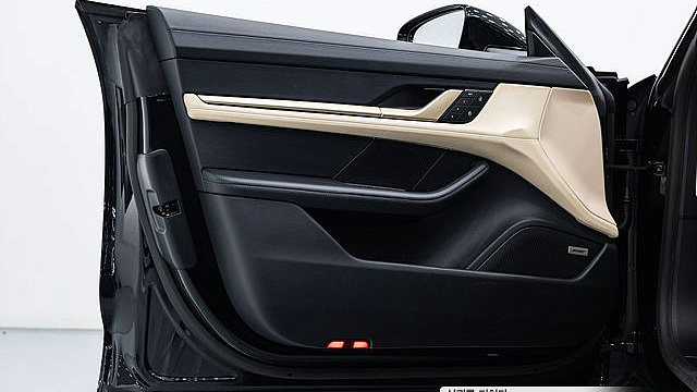 Porsche TAYCAN Base купить на сайте DeffCars