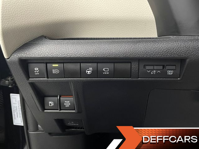 Toyota SIENNA 2.5 Hybrid AWD купить на сайте DeffCars