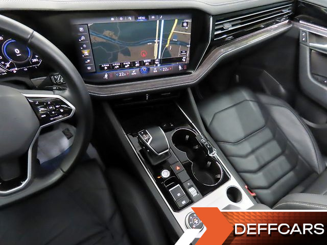 Volkswagen TOUAREG 3.0 TDI Premium купить на сайте DeffCars