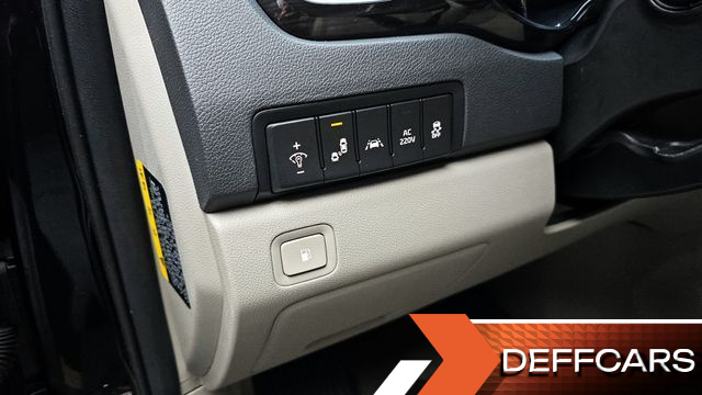 Kia CARNIVAL 9-Seater Noblesse Special купить на сайте DeffCars