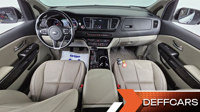Kia CARNIVAL 9-Seater Noblesse Special купить на сайте DeffCars