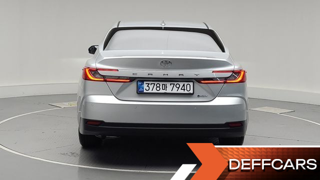 Toyota CAMRY 2.5 XLE Hybrid купить на сайте DeffCars