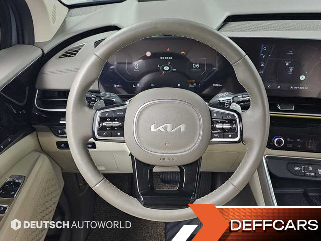 Kia CARNIVAL Gasoline 9-Seater Signature купить на сайте DeffCars