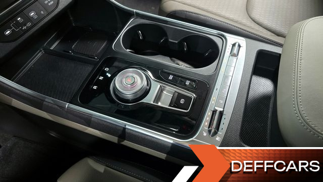 Kia CARNIVAL 9-Seater Noblesse купить на сайте DeffCars