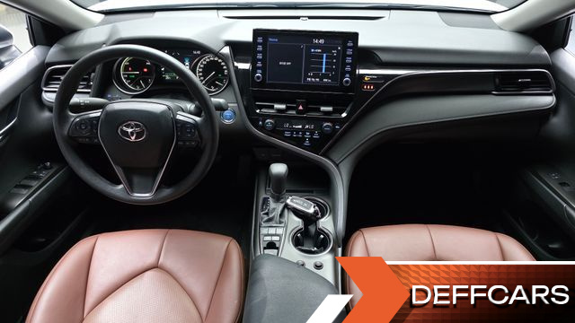 Toyota CAMRY 2.5 LE Hybrid купить на сайте DeffCars