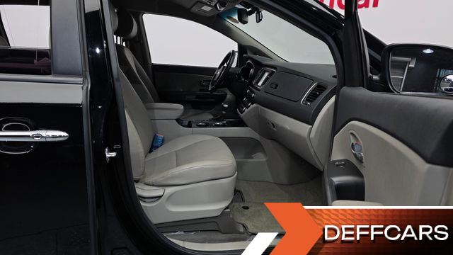 Kia CARNIVAL 9-Seater Luxury купить на сайте DeffCars