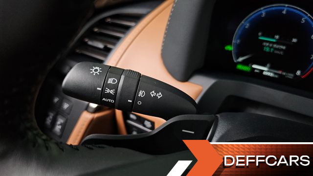 Toyota ALPHARD 2.5 HEV Executive AWD купить на сайте DeffCars
