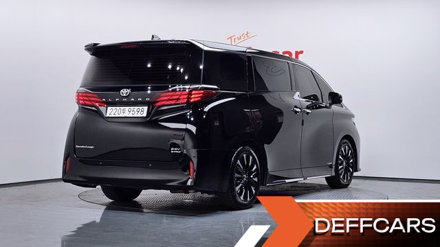 Toyota ALPHARD 2.5 HEV Executive AWD купить на сайте DeffCars