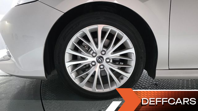 Toyota CAMRY 2.5 XLE Hybrid купить на сайте DeffCars