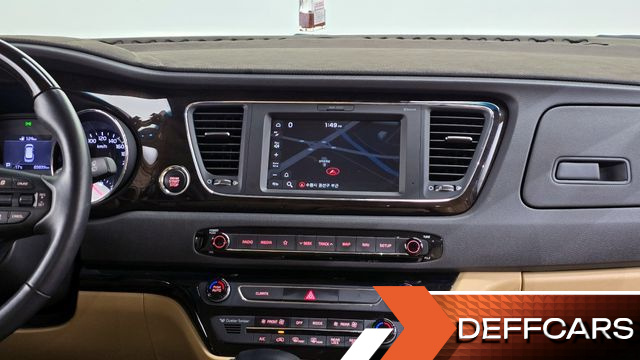 Kia CARNIVAL 7-Seater Limousine VIP купить на сайте DeffCars
