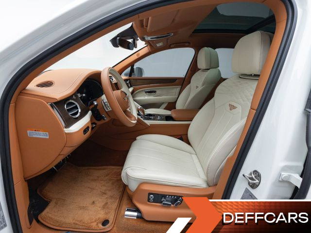 Bentley BENTAYGA 4.0 V8 EWB Azure купить на сайте DeffCars