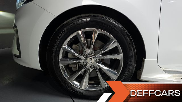 Kia CARNIVAL 9-Seater Noblesse Special купить на сайте DeffCars