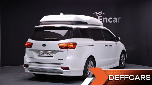 Kia CARNIVAL 9-Seater Hi-Limousine Noblesse Special купить на сайте DeffCars