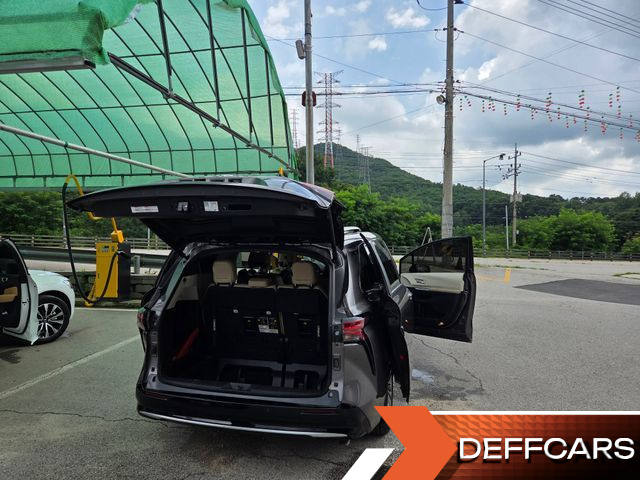 Toyota SIENNA 2.5 Hybrid 2WD купить на сайте DeffCars