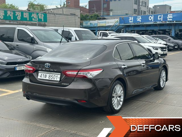 Toyota CAMRY 2.5 XLE Hybrid купить на сайте DeffCars