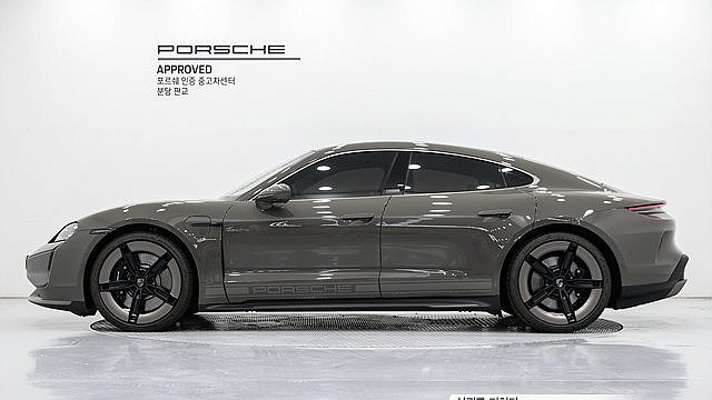 Porsche TAYCAN Turbo купить на сайте DeffCars