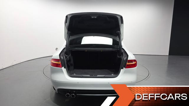 Jaguar XE 20d Prestige купить на сайте DeffCars