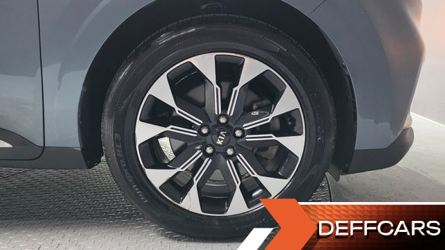 Kia CARNIVAL 9-Seater Signature купить на сайте DeffCars