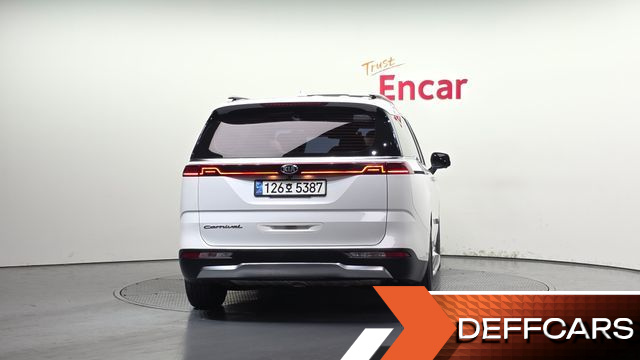 Kia CARNIVAL Gasoline 9-Seater Signature купить на сайте DeffCars