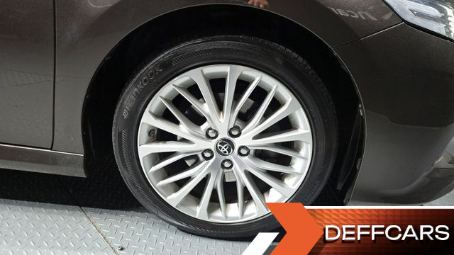 Toyota CAMRY 2.5 XLE Hybrid купить на сайте DeffCars