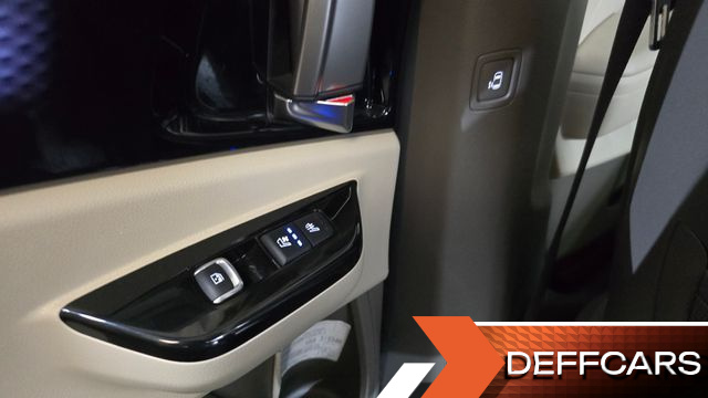 Kia CARNIVAL 7-Seater Hi-Limousine Signature купить на сайте DeffCars