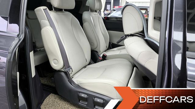 Kia CARNIVAL 7-Seater Signature купить на сайте DeffCars