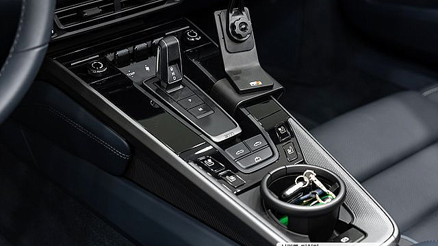 Porsche 911 Carrera Cabriolet купить на сайте DeffCars