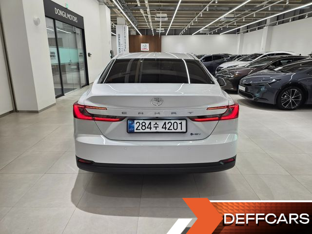 Toyota CAMRY 2.5 XLE Hybrid купить на сайте DeffCars