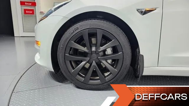 Tesla MODEL 3 Long Range AWD купить на сайте DeffCars