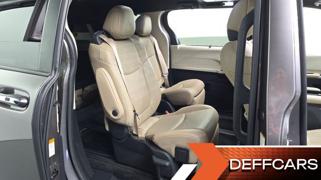 Toyota SIENNA 2.5 Hybrid 2WD купить на сайте DeffCars