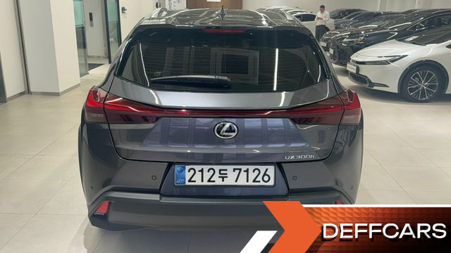 Lexus UX 2.0 2WD купить на сайте DeffCars