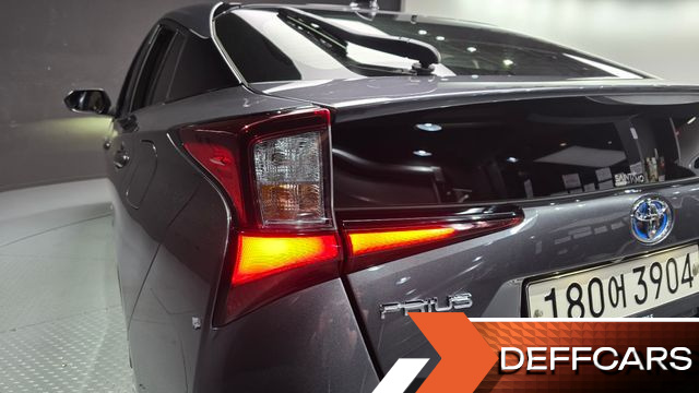 Toyota PRIUS 1.8 купить на сайте DeffCars