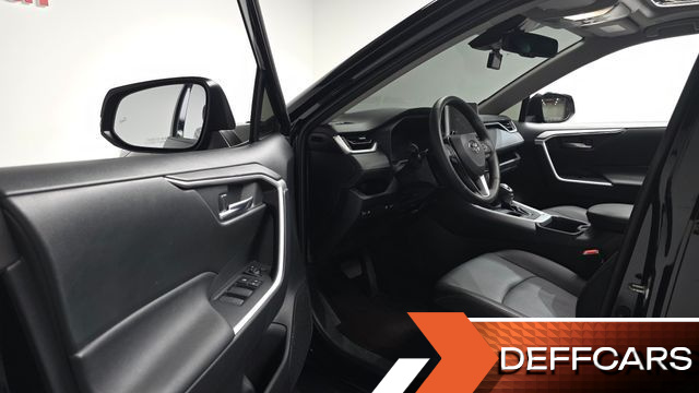 Toyota RAV4 2.5 2WD Hybrid XLE купить на сайте DeffCars