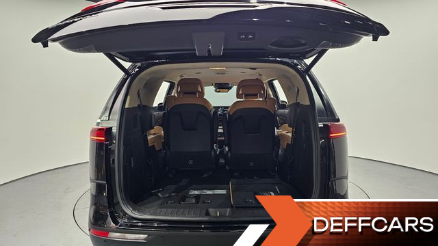 Kia CARNIVAL Gasoline 7-Seater Signature купить на сайте DeffCars