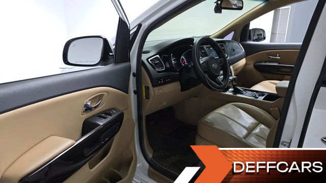 Kia CARNIVAL 7-seater Limousine VIP купить на сайте DeffCars