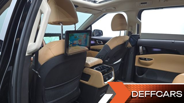 Kia CARNIVAL Gasoline 7-Seater Signature купить на сайте DeffCars