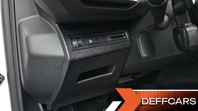 Peugeot 3008 1.2 Pure Tech Allure купить на сайте DeffCars