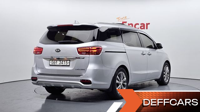 Kia CARNIVAL 7-Seater Limousine VIP купить на сайте DeffCars