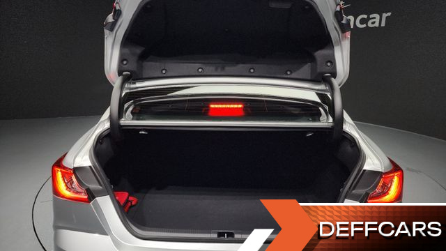 Toyota CAMRY 2.5 XLE Hybrid купить на сайте DeffCars