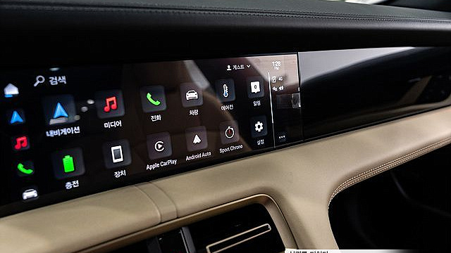 Porsche TAYCAN Base купить на сайте DeffCars