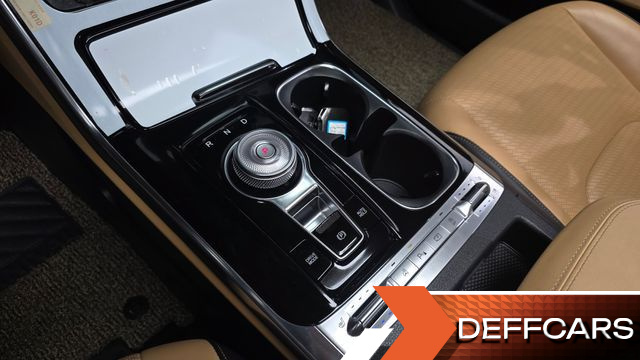 Kia CARNIVAL 9-Seater Signature купить на сайте DeffCars