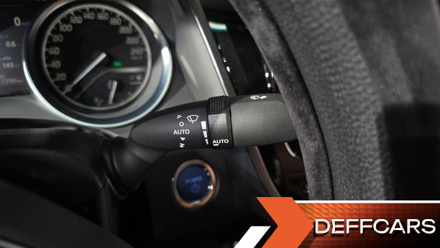 Toyota CAMRY 2.5 LE Hybrid купить на сайте DeffCars