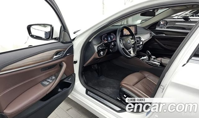 BMW 5-SERIES 530i xDrive Luxury купить на сайте DeffCars