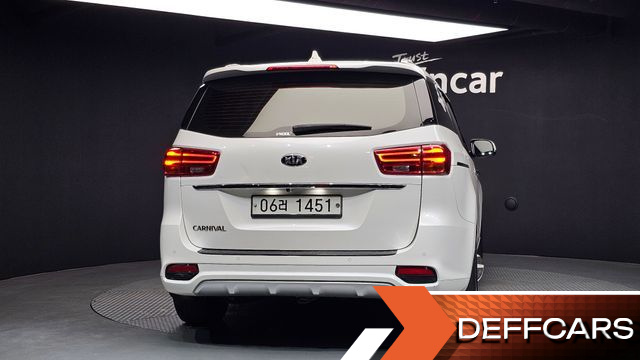 Kia CARNIVAL 9-Seater Noblesse Special купить на сайте DeffCars