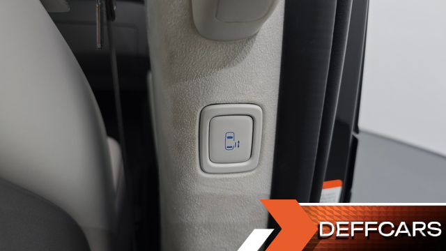 Hyundai STARIA 4WD Lounge 9-Seater Limousine купить на сайте DeffCars