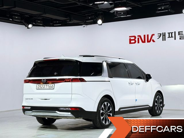 Kia CARNIVAL 9-Seater Noblesse купить на сайте DeffCars