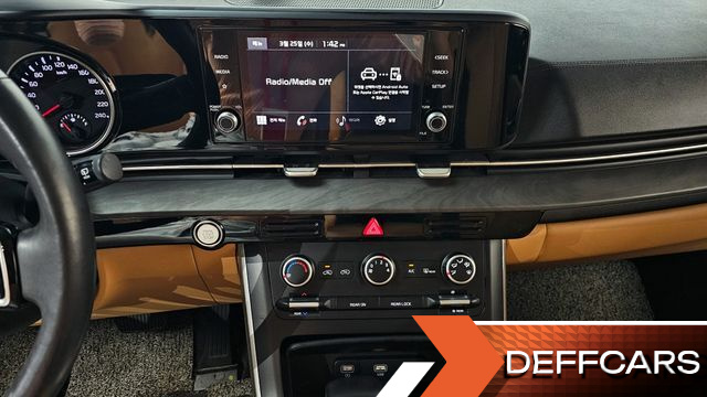 Kia CARNIVAL 9-Seater Prestige купить на сайте DeffCars