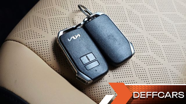 Kia CARNIVAL Diesel 11-Seater Prestige купить на сайте DeffCars