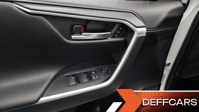 Toyota RAV4 2,5 4WD Hybrid LTD купить на сайте DeffCars